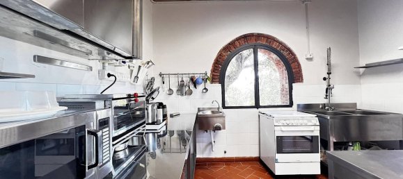 5 bedrooms House in Bucine, Italy No. 323230 25