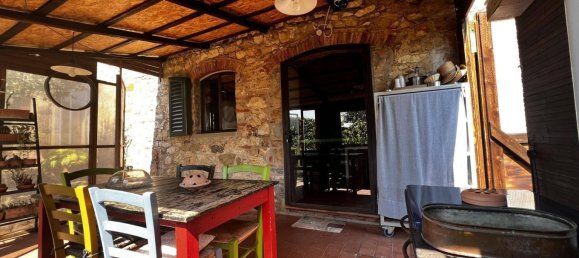 5 bedrooms House in Bucine, Italy No. 323230 10