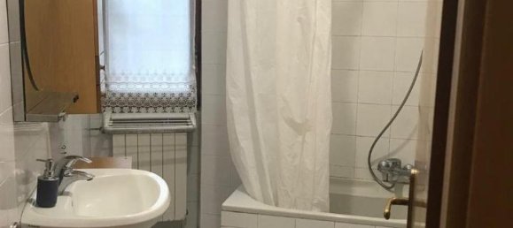 3 rooms Apartment in Rome, Italy No. 27865 5