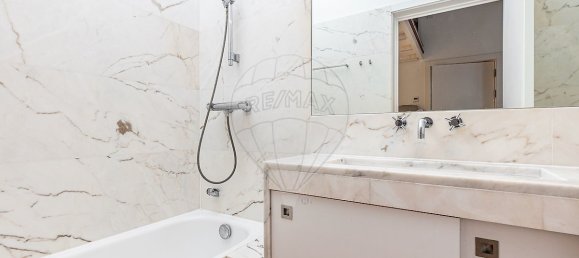 3 bedrooms House in Lisbon, Portugal No. 50542 22