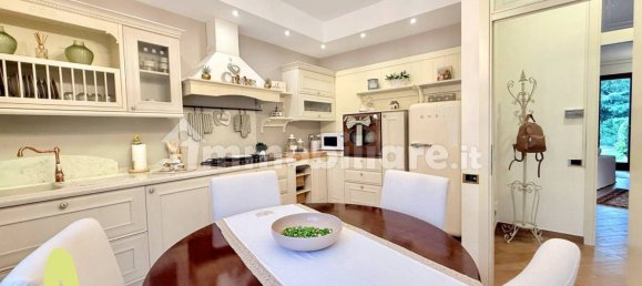 Дом с 3 спальнями в Савиньяно суль Рубиконе, Италия № 376510 11