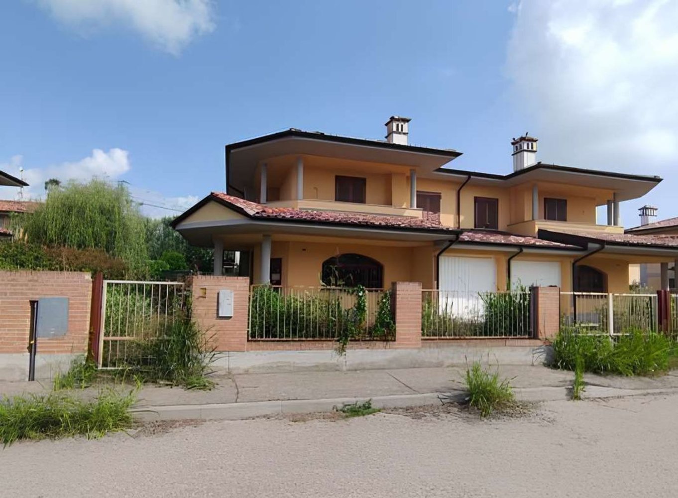 4-salle Appartement à Roncaro, Italy No. 180259