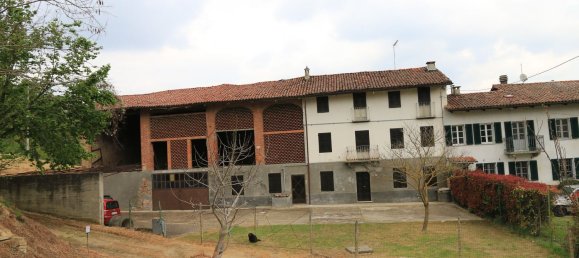 9 rooms House in Frinco, Italy No. 232518 3