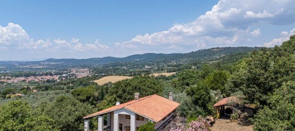 3 bedrooms Villa in Bolsena, Italy No. 300501 5
