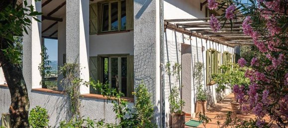 3 bedrooms Villa in Bolsena, Italy No. 300501 9