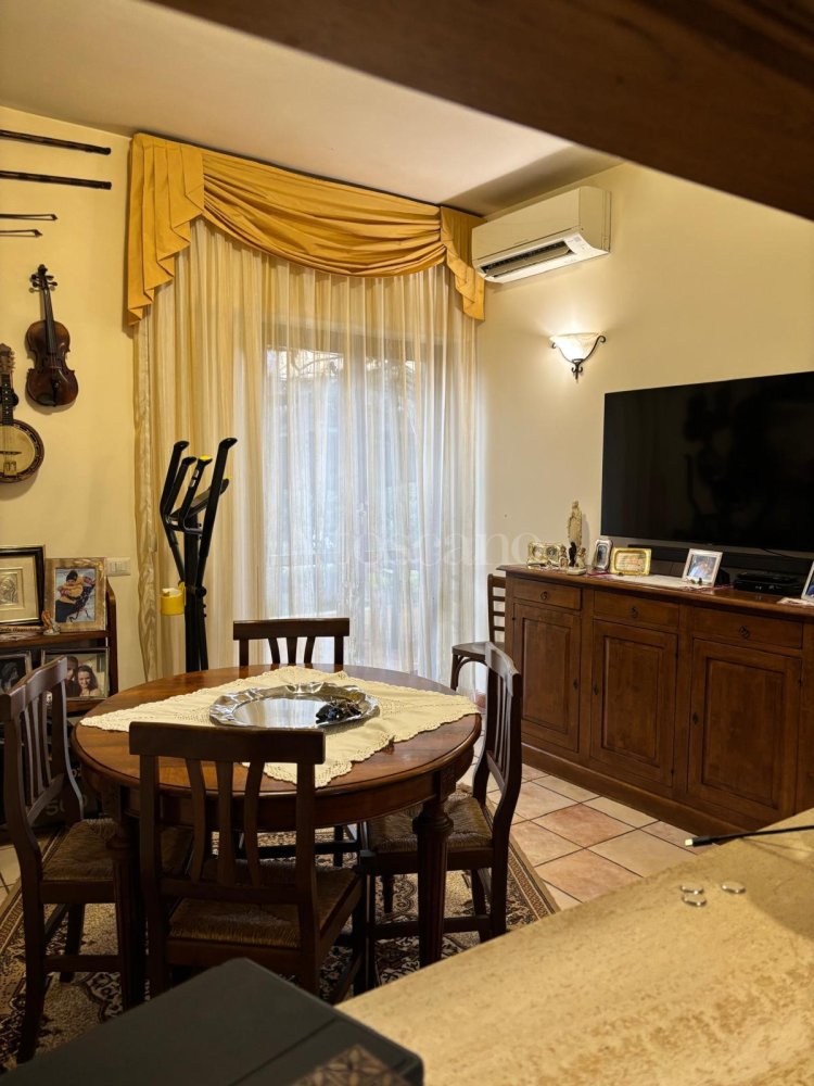 5-salle Appartement à Nepi, Italy No. 107614