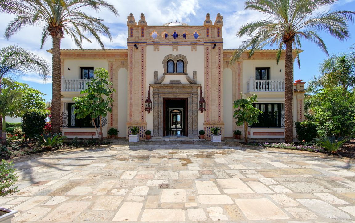 Вилла с 6 спальнями в Марбелья, Испания № 99874