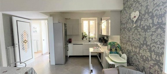 Дом с 3 комнатами в Альтавилла Ирпина, Италия № 144891 3