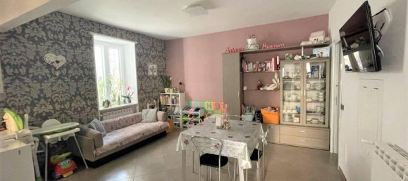 Дом с 3 комнатами в Альтавилла Ирпина, Италия № 144891 4