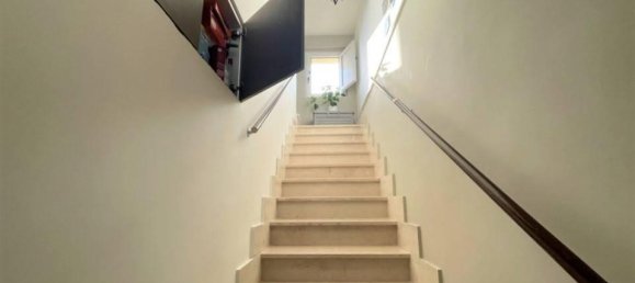 Дом с 3 комнатами в Альтавилла Ирпина, Италия № 144891 10