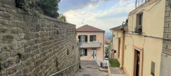 Дом с 3 комнатами в Альтавилла Ирпина, Италия № 144891 32