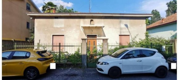 Villa de 3 dormitorios en Rho, Italy No. 373118 2