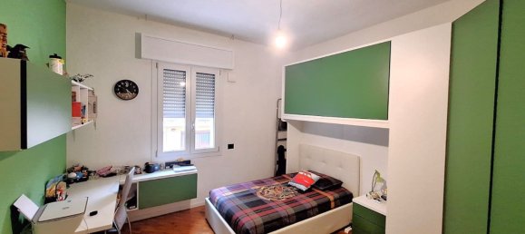 3 rooms Apartment in Modena, Italy No. 17496 17