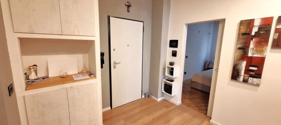 3 rooms Apartment in Modena, Italy No. 17496 9