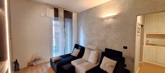 3 rooms Apartment in Modena, Italy No. 17496 5