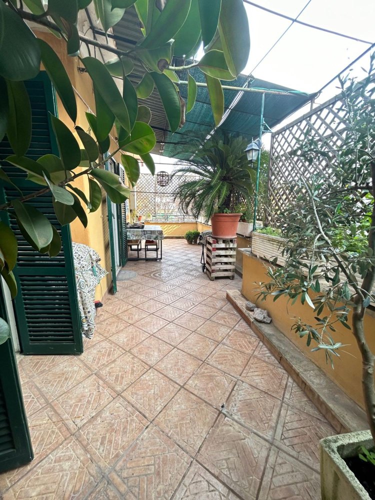 4 rooms Penthouse in Rome, Italy No. 28580