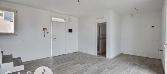 3 rooms Apartment in Ravenna, Italy No. 21498 3
