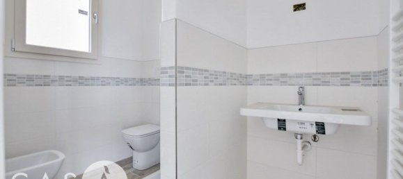 3 rooms Apartment in Ravenna, Italy No. 21498 7