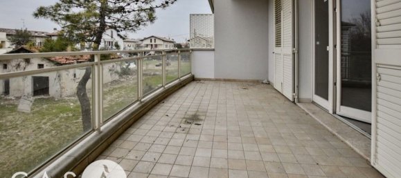 3 rooms Apartment in Ravenna, Italy No. 21498 10