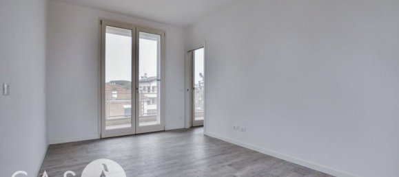 3 rooms Apartment in Ravenna, Italy No. 21498 4