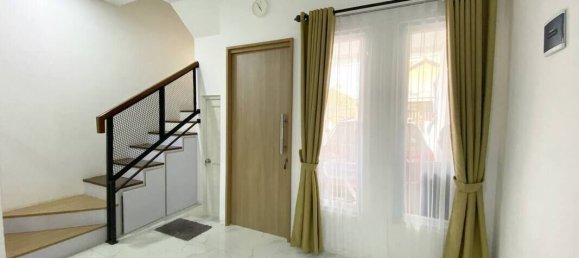 4 bedrooms House in South Tangerang, Indonesia No. 1274 3