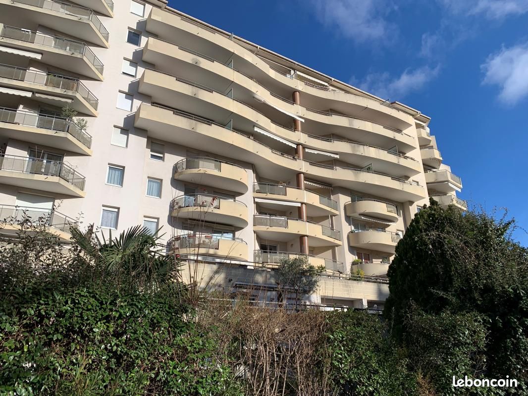 2 Schlafzimmer Wohnung in Villeurbanne, France, Nr. 342543