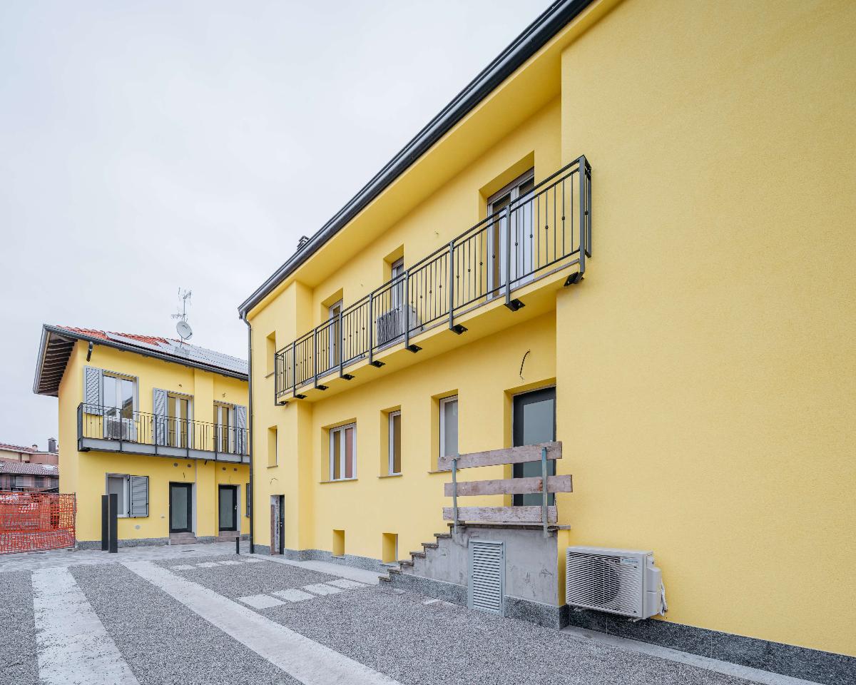 3 rooms Apartment in Trezzo sull'Adda, Italy No. 9158