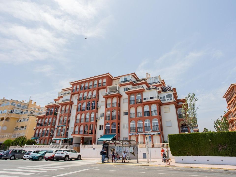 3 bedrooms Apartment in Torrevieja, Spain No. 181527