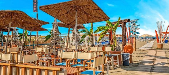 7 Schlafzimmer Gewerbliche Immobilie in Pietrasanta, Italy, Nr. 232097 21