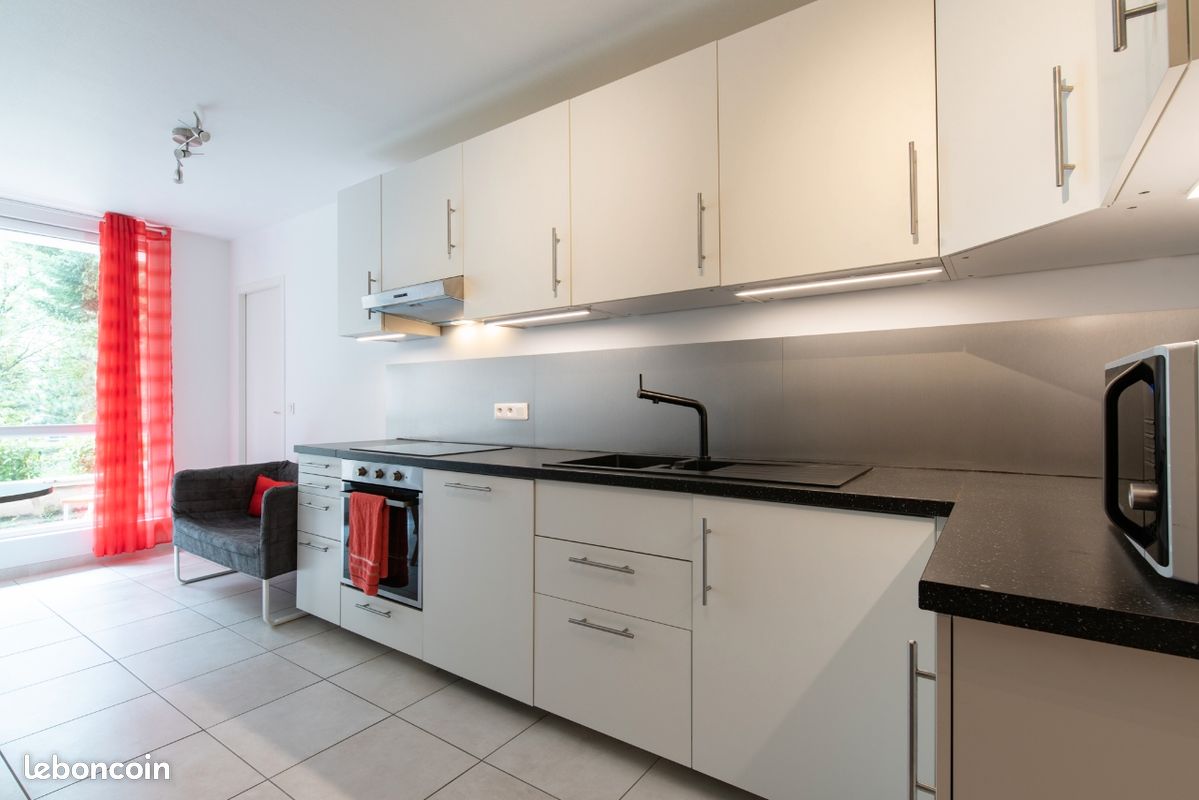 Квартира с 4 спальнями в Вилёрбан, Франция № 287131