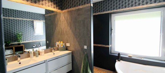 4 bedrooms Villa in Estepona, Spain No. 40977 2