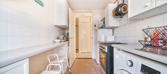 1 bedroom Apartment in London, United Kingdom No. 8272 7