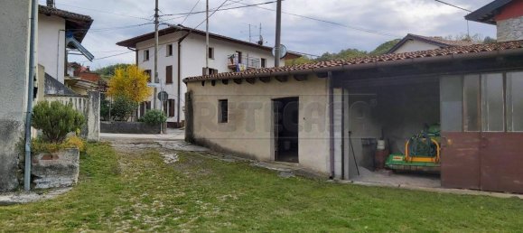 2 bedrooms House in Udine, Italy No. 89980 7