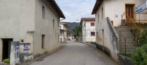 2 bedrooms House in Udine, Italy No. 89980 3