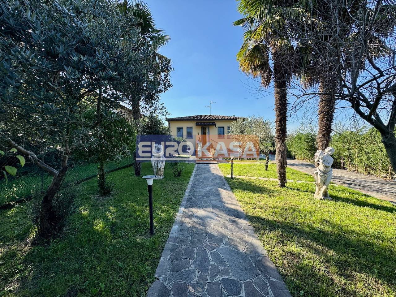 Villa T2 em Caravaggio, Italy N.º 341053