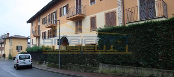 3-salle Appartement à Imbersago, Italy No. 93006 7