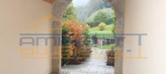 3-salle Appartement à Imbersago, Italy No. 93006 3