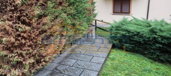 3-salle Appartement à Imbersago, Italy No. 93006 16