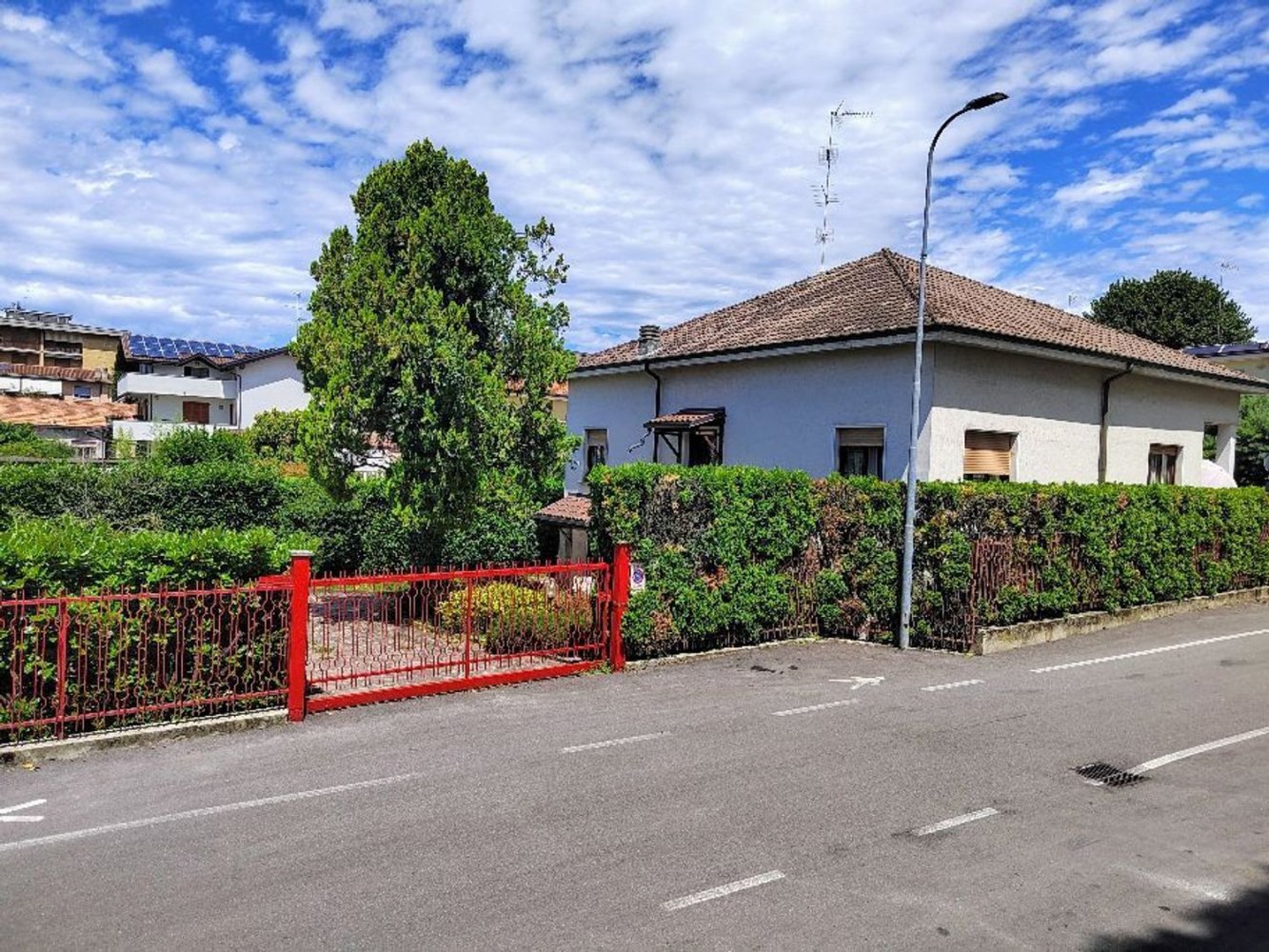 4 Schlafzimmer Villa in Mariano Comense, Italy, Nr. 392523