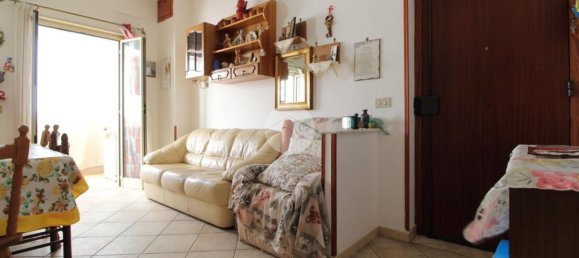 4 rooms Apartment in Palermo, Italy No. 268906 3