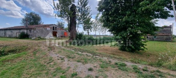 2 bedrooms House in Bondeno, Italy No. 351908 11