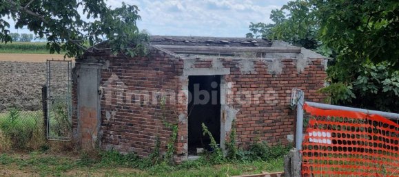 2 bedrooms House in Bondeno, Italy No. 351908 7