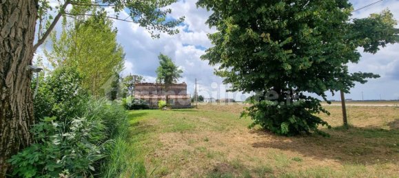 2 bedrooms House in Bondeno, Italy No. 351908 3