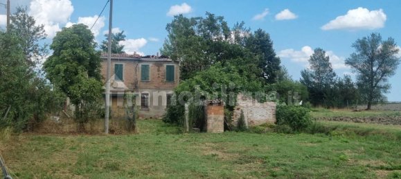 2 bedrooms House in Bondeno, Italy No. 351908 6