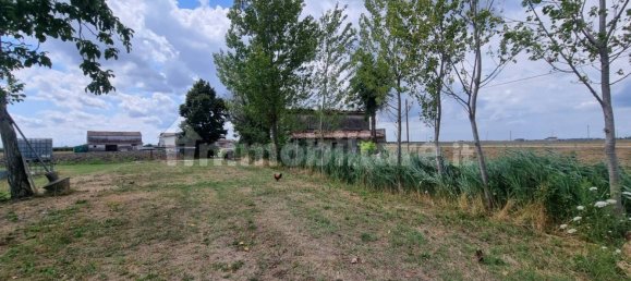 2 bedrooms House in Bondeno, Italy No. 351908 16