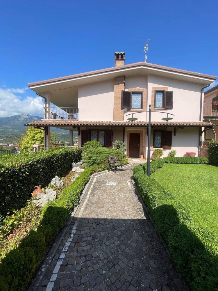 5 bedrooms Villa in Alatri, Italy No. 318626