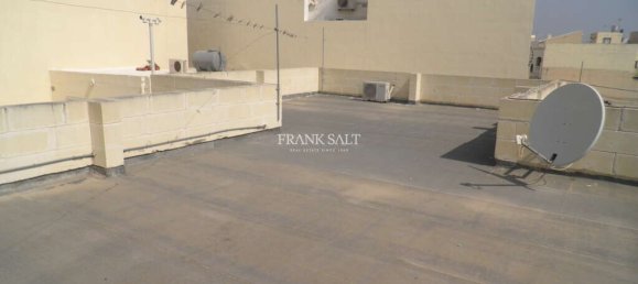 4 غرف نوم طابقين في Mosta, Malta رقم 10702 11