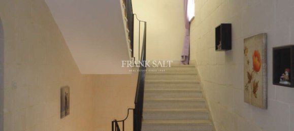 4 غرف نوم طابقين في Mosta, Malta رقم 10702 2