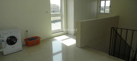 4 غرف نوم طابقين في Mosta, Malta رقم 10702 10