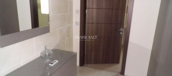 4 غرف نوم طابقين في Mosta, Malta رقم 10702 14